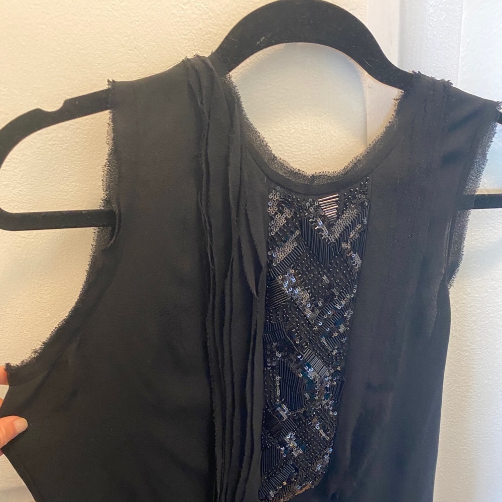 Vince elegant sleeveless top